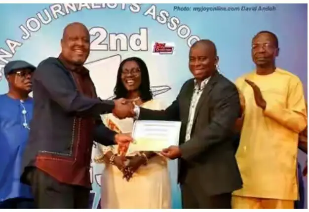 Kwame Sefa Kayi Receiving Best Journalist Award