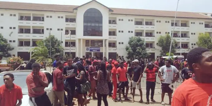 Legon students demonstrate against planned introduction of 'double-track' system to the university [Video]