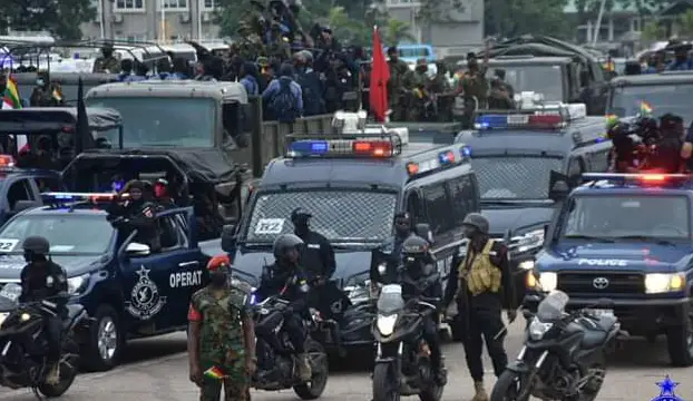 Wey Dodge: Moment police were deployed to Black Star in anticipation of #FixTheCountry protest and waited the entire day [Video]