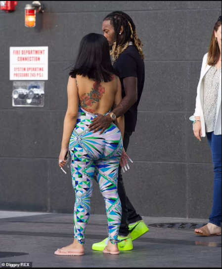 Offset fondles pregnant Cardi B’s backside as the couple go house-hunting - (Photos). 61