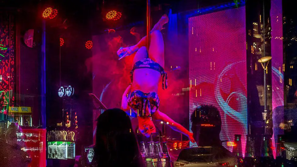 Strippers earn more than doctors, lawyers and teachers; these are unknown facts about their job