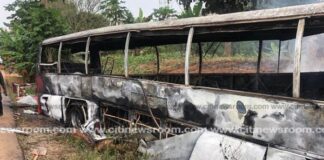 6 persons burnt to death after vehicle catches fire after crash at Akumadan
