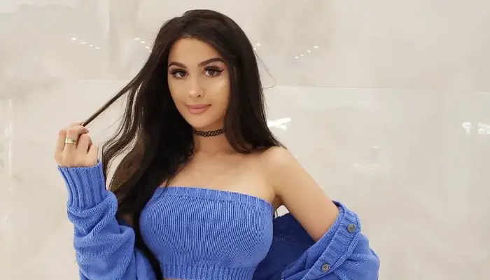 Where does SSSniperWolf Live?