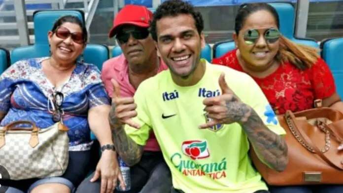 Dani Alves with his family