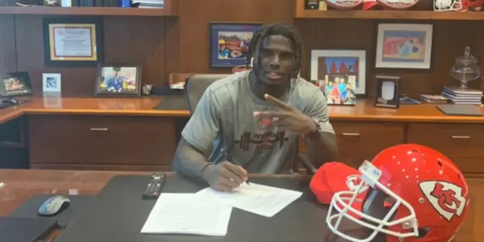Tyreek Hill Contract