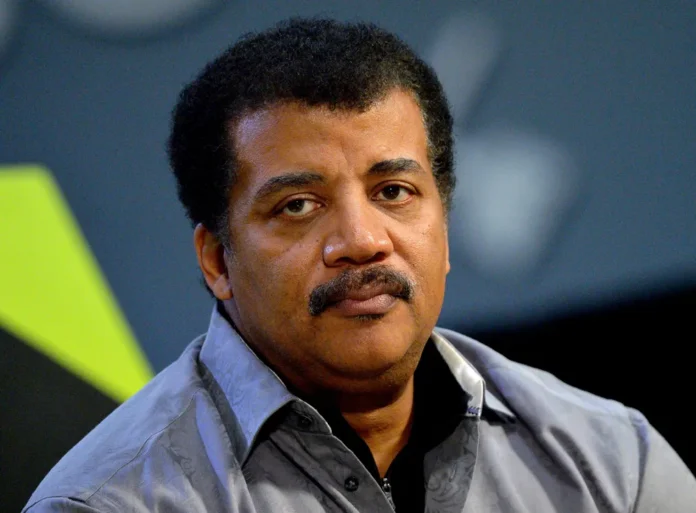 Neil deGrasse Tyson has become well known for his efforts to make science easy to understand. Since 1996, he has been the Hayden Planetarium's director at New York City's Rose Centre for Earth and Space. In 1997, Tyson established the Department of Astrophysics at the American Museum of Natural History, where he has worked as a research associate since 2003. A division of that organisation is the centre. He has proven to the world how intelligent he is and has been assessed to have an IQ above average. Tyson has two siblings, Stephen Joseph and Lynn Antipas Tyson. His parents are Cyril deGrasse Tyson and Sunchita Feliciano Tyson.